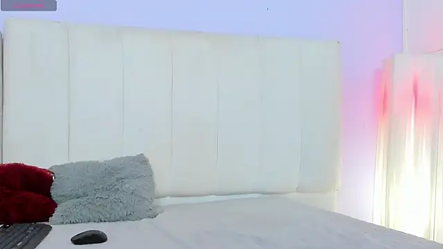 Snapshot of fressittalove01 chatting on 02.26.26 fressittalove01 online show from 02.26.26