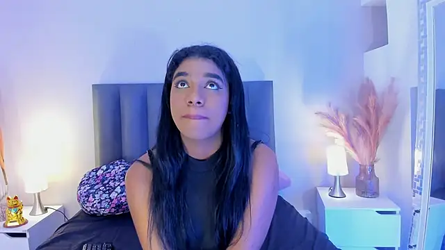 KendraChavez  online show from 11.14.25