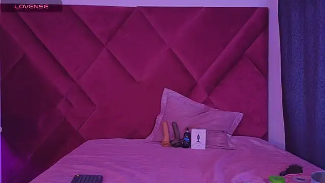 Kayalstone 12 online show from 10.26.25