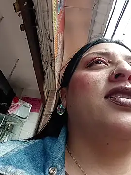 Snapshot of megan_fox5 chatting on 12.01.25 megan fox5 online show from 12.01.25