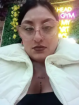 Snapshot of megan_fox5 chatting on 12.16.25 megan fox5 online show from 12.16.25