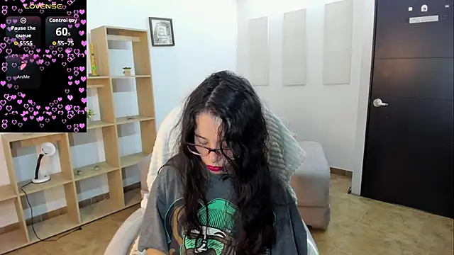 Snapshot of Samantha_blow chatting on 09.11.25 Samantha blow online show from 09.11.25