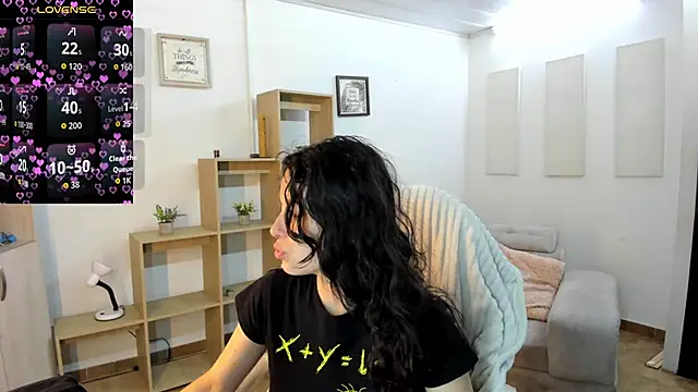 Snapshot of Samantha_blow chatting on 09.18.25 Samantha blow online show from 09.18.25