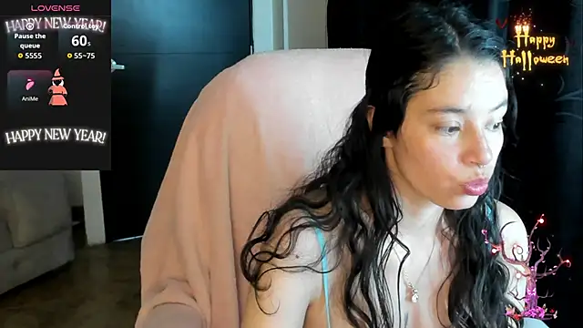 Snapshot of Samantha_blow chatting on 10.24.25 Samantha blow online show from 10.24.25