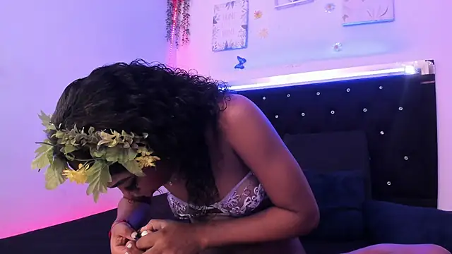 AkariRosetti online show from 10.18.25