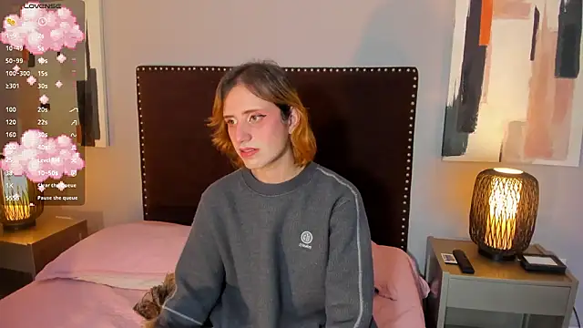 Snapshot of seraphine_star chatting on 02.15.26 seraphine star online show from 02.15.26