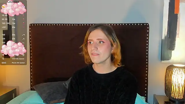 Snapshot of seraphine_star chatting on 02.22.26 seraphine star online show from 02.22.26