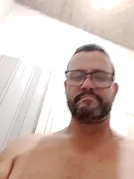 Snapshot of jssaf chatting on 12.16.25 jssaf online show from 12.16.25