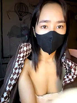 TiNa 04 online show from 11.18.25