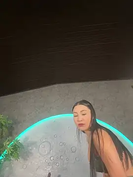 ReinaChloe online show from 06.01.26