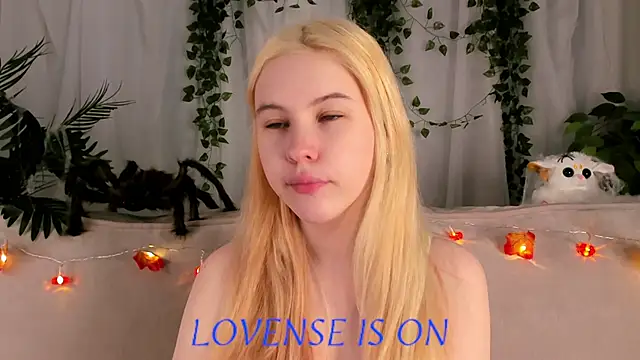 ElizSpieth online show from 10.20.25