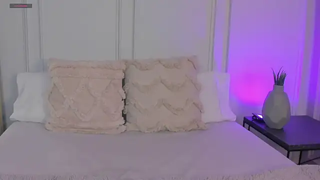 CharlotteBrownn  online show from 05.27.26