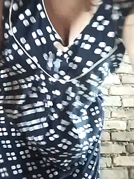 Snapshot of rani8008 chatting on 09.28.25 rani8008 online show from 09.28.25
