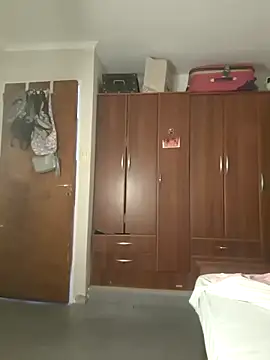 missapril0101 online show from 04.17.26