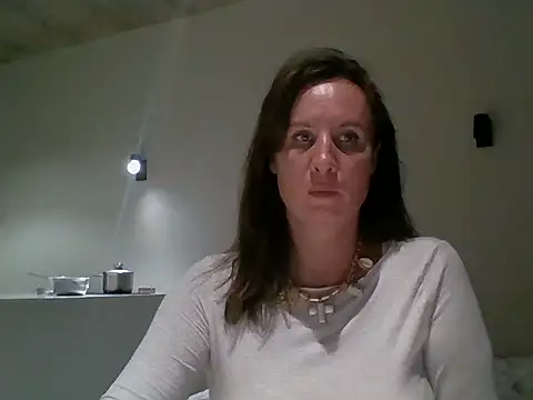 Snapshot of ALICAINWONDERLAND chatting on 09.27.25 ALICAINWONDERLAND online show from 09.27.25