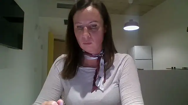 Snapshot of ALICAINWONDERLAND chatting on 10.11.25 ALICAINWONDERLAND online show from 10.11.25