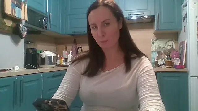 Snapshot of ALICAINWONDERLAND chatting on 11.20.25 ALICAINWONDERLAND online show from 11.20.25