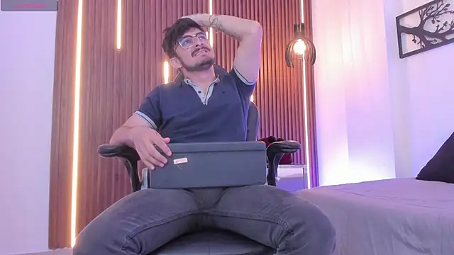 AaronFuentes7 online show from 09.27.25