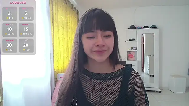 Snapshot of violetta_blackk chatting on 09.25.25 violetta blackk online show from 09.25.25