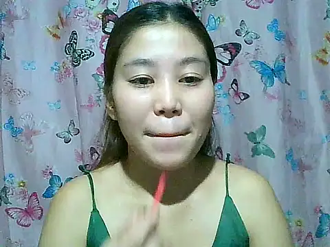 Snapshot of SexyAsianPussy4u chatting on 07.04.26 SexyAsianPussy4u online show from 07.04.26