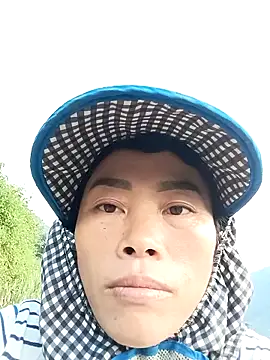 Snapshot of CoMay003 chatting on 10.13.25 CoMay003 online show from 10.13.25