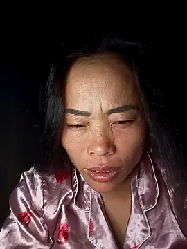 Snapshot of CoMay003 chatting on 10.28.25 CoMay003 online show from 10.28.25