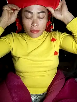 Snapshot of CoMay003 chatting on 11.11.25 CoMay003 online show from 11.11.25