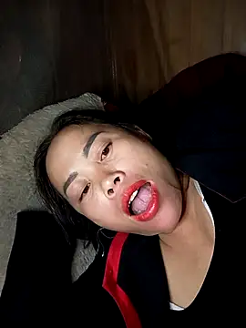 Snapshot of CoMay003 chatting on 12.17.25 CoMay003 online show from 12.17.25