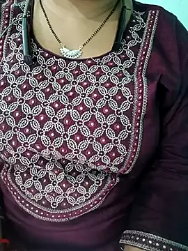 Snapshot of Anjali-bhabhi chatting on 10.11.25 Anjali-bhabhi online show from 10.11.25