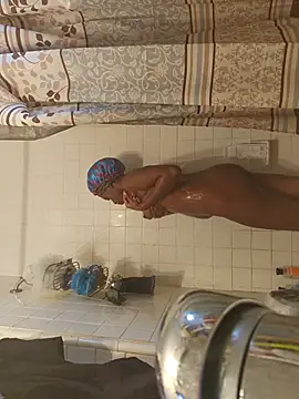 Snapshot of _she_was_a_fairy chatting on 09.25.25  she was a fairy online show from 09.25.25