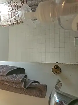 Snapshot of _she_was_a_fairy chatting on 10.09.25  she was a fairy online show from 10.09.25