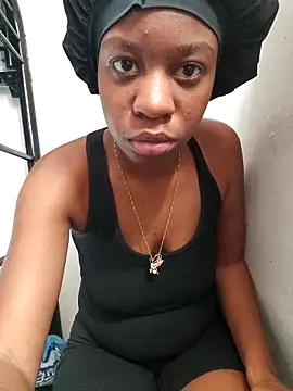 Snapshot of _she_was_a_fairy chatting on 10.16.25  she was a fairy online show from 10.16.25