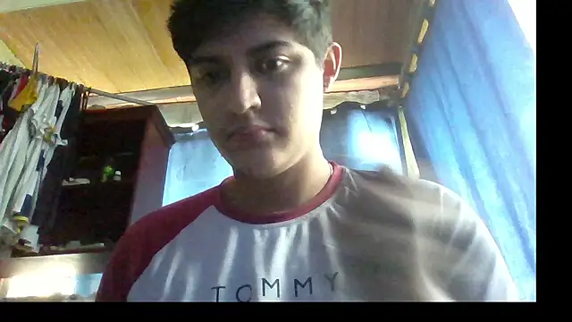 yesitwink  online show from 12.18.25