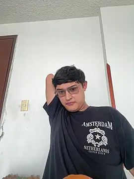 yesitwink  online show from 04.06.26