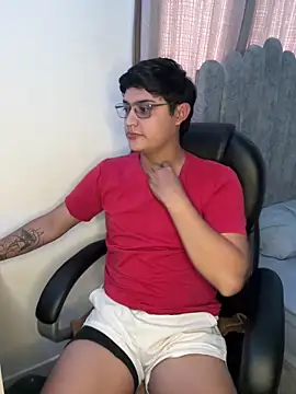 yesitwink  online show from 04.07.26