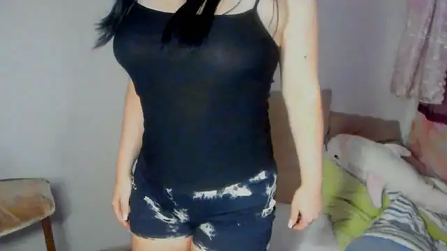 Snapshot of VoxxAura chatting on 09.20.25 VoxxAura online show from 09.20.25