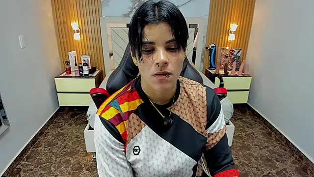 KAROLLJONES1 online show from 12.04.25