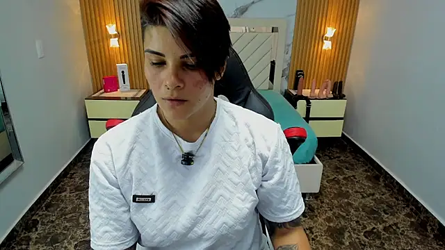 KAROLLJONES1 online show from 02.25.26