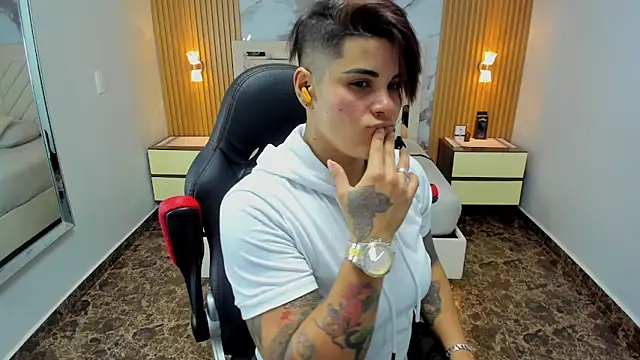 KAROLLJONES1 online show from 03.02.26