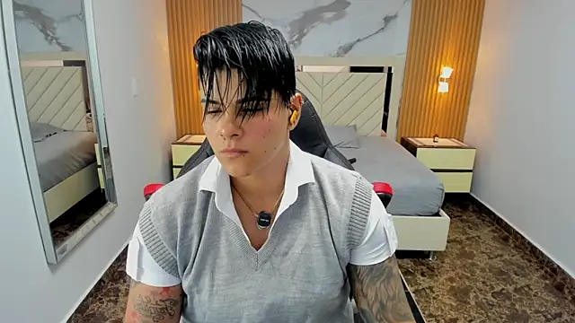 KAROLLJONES1 online show from 04.10.26