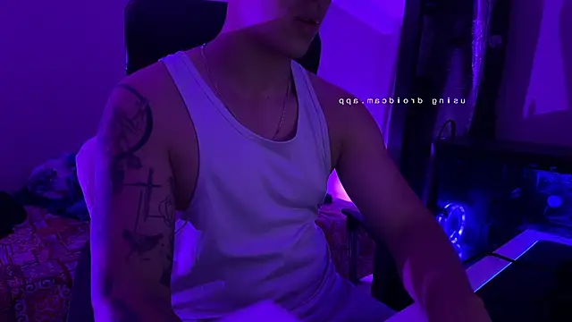 Snapshot of edwinsalvatorex chatting on 12.17.25 edwinsalvatorex online show from 12.17.25