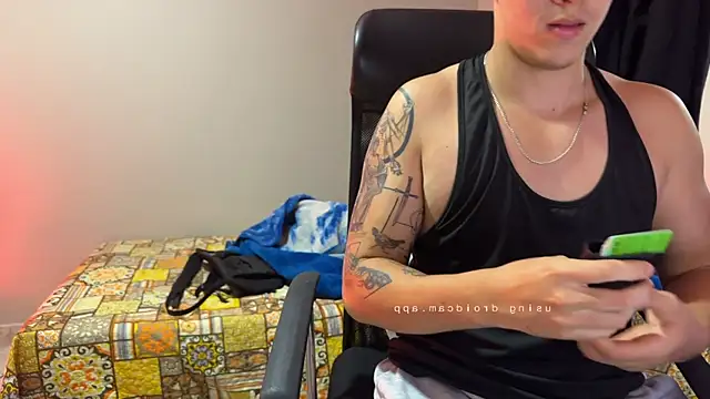 Snapshot of edwinsalvatorex chatting on 12.18.25 edwinsalvatorex online show from 12.18.25