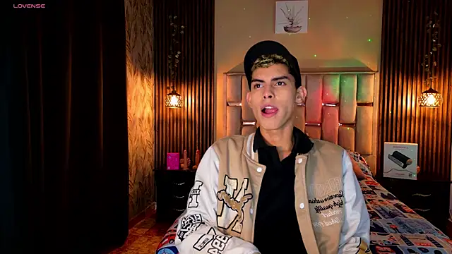 Room 69x online show from 04.17.26