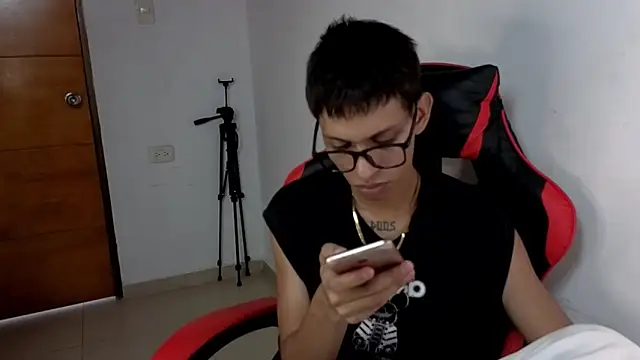 Snapshot of sung_yol chatting on 04.06.26 sung yol online show from 04.06.26