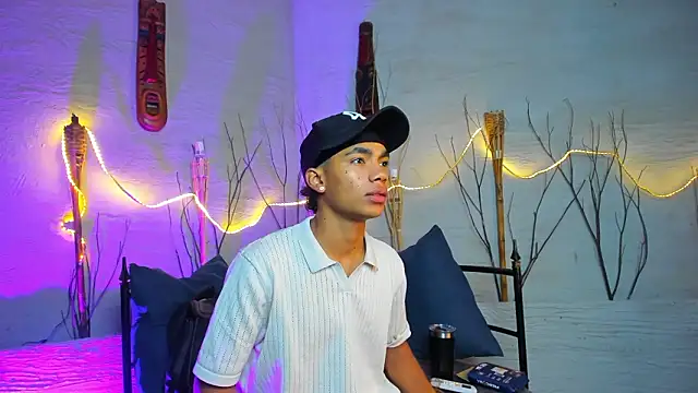 Snapshot of AlanCutee chatting on 02.12.26 AlanCutee online show from 02.12.26