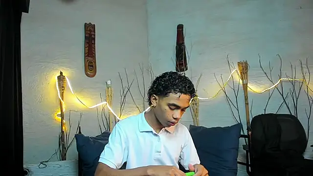 Snapshot of AlanCutee chatting on 02.13.26 AlanCutee online show from 02.13.26