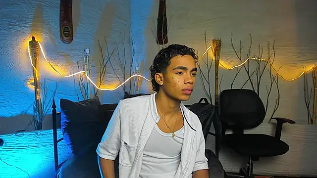 Snapshot of AlanCutee chatting on 02.16.26 AlanCutee online show from 02.16.26