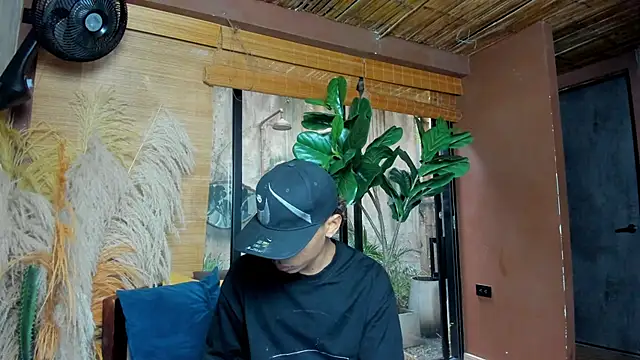 Snapshot of AlanCutee chatting on 02.18.26 AlanCutee online show from 02.18.26