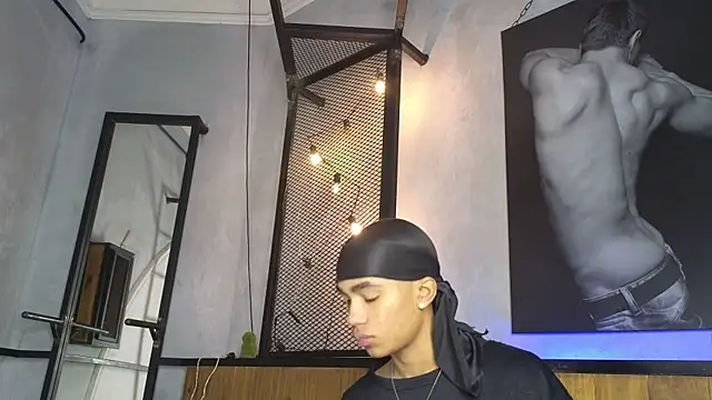 Snapshot of AlanCutee chatting on 02.25.26 AlanCutee online show from 02.25.26