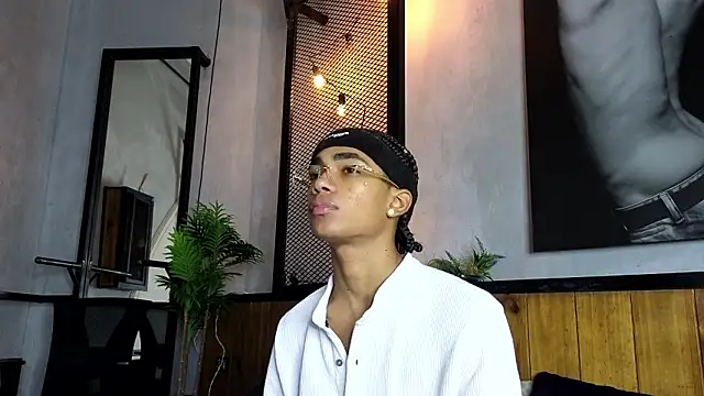 Snapshot of AlanCutee chatting on 03.08.26 AlanCutee online show from 03.08.26